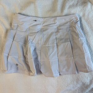 Pave Rival Size 8 White Skirt